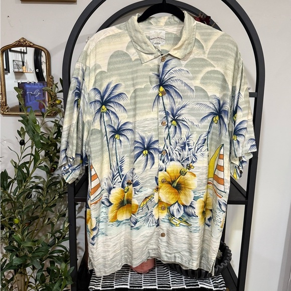 Tommy Bahama Casual Button Down Shirt 100% silk size large - Picture 1 of 7